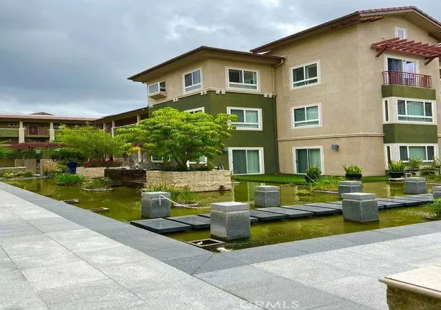 Listing Photo 4 - Condo for sale in building located at 228 S Olive Ave, Alhambra, CA 91801 - Unit #A302