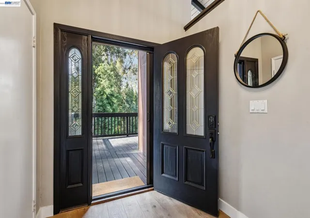 Photo 2 of Sale Pending at 15 Surmont Ct, Lafayette, CA 94549 | MLS# 41138669 | Listing updated on 2026-07-10