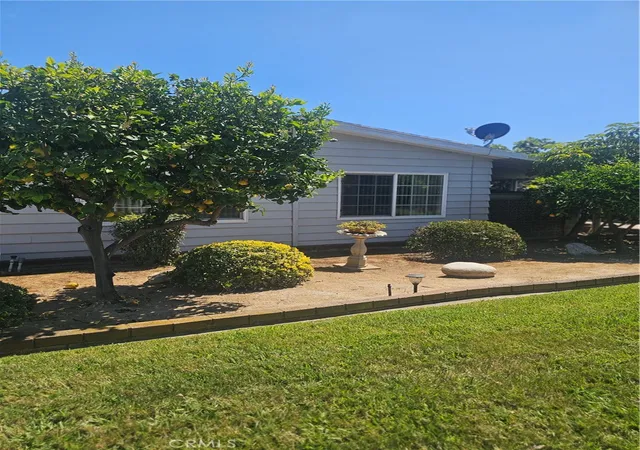 Photo 3 of Manufactured home for sale at 14039 Lake Glen Dr #67, La Mirada, CA 90638 | MLS# OC26132709 | Listing updated on 2026-10-06