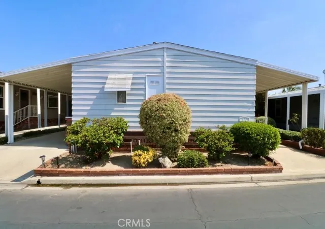 Photo 3 of Manufactured home for sale at 14039 Lake Glen Dr #67, La Mirada, CA 90638 | MLS# OC26132709 | Listing updated on 2026-10-06