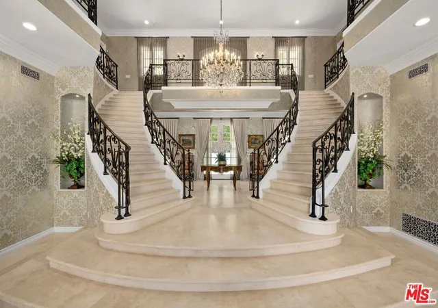 Photo 3 of Mansion for sale at 9541 Sunset Blvd, Beverly Hills, CA 90210 | MLS# 26841257 | Listing updated on 2026-10-02