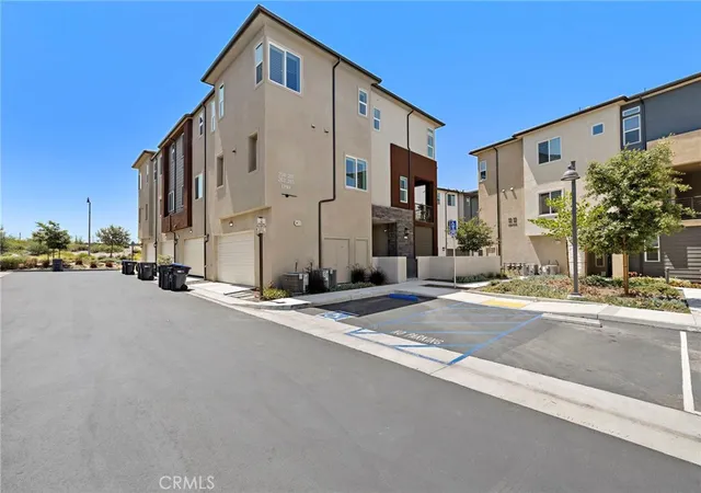 Photo 3 of Condo for sale at 259 Lynx, Irvine, CA 92618 | MLS# OC26132452 | Listing updated on 2026-10-05