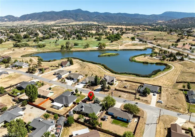 Homes for sale in Tehachapi, CA | 20317 Weston Ave, Tehachapi, CA 93561 | MLS# SR26132673