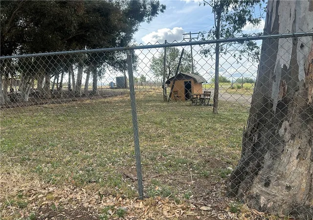 2nd image of 425 Arrowhead Ave, San Bernardino, CA 92404 | MLS# IV26131462