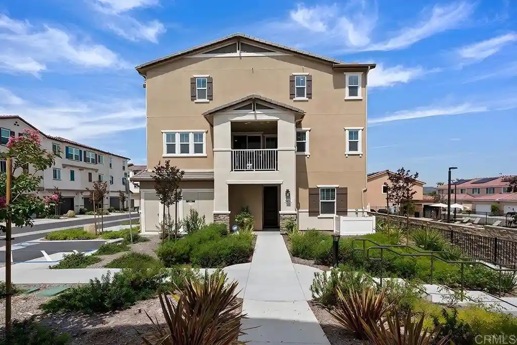 Listing Photo 1 - Condo for sale in 8654 Amherst located at 8654 Amherst, Santee, CA 92071 - Unit 8654 Amherst