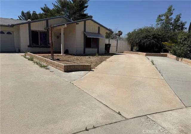 Photo 3 of Sale Pending at 181 Leslie Ct, Banning, CA 92220 | MLS# CV26132928 | Listing updated on 2026-09-18