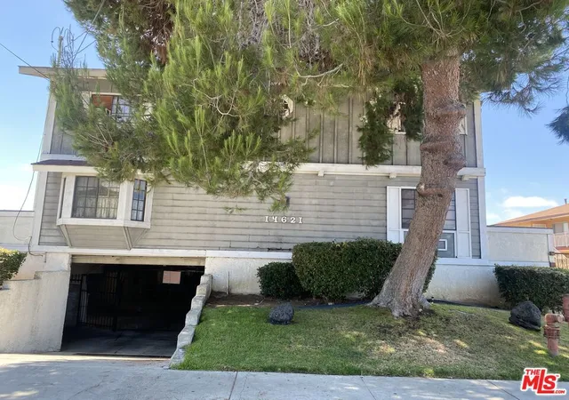 Condo for sale at 14621 S Berendo Ave #7, Gardena, CA 90247 | MLS# 26849063