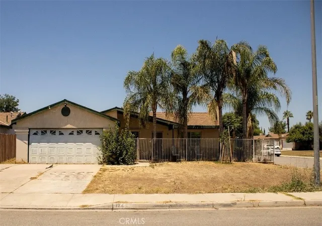 Photo 1 of Single family home for sale at 124 Old Drovers Ln, Bakersfield, CA 93307 | MLS# HD26132873 | Listing updated on 2026-06-21