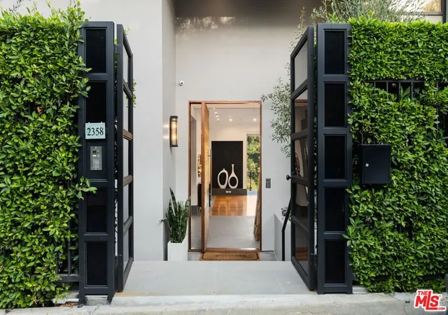 2nd image of 2358 Kimridge Rd, Beverly Hills, CA 90210 | MLS# 26849121