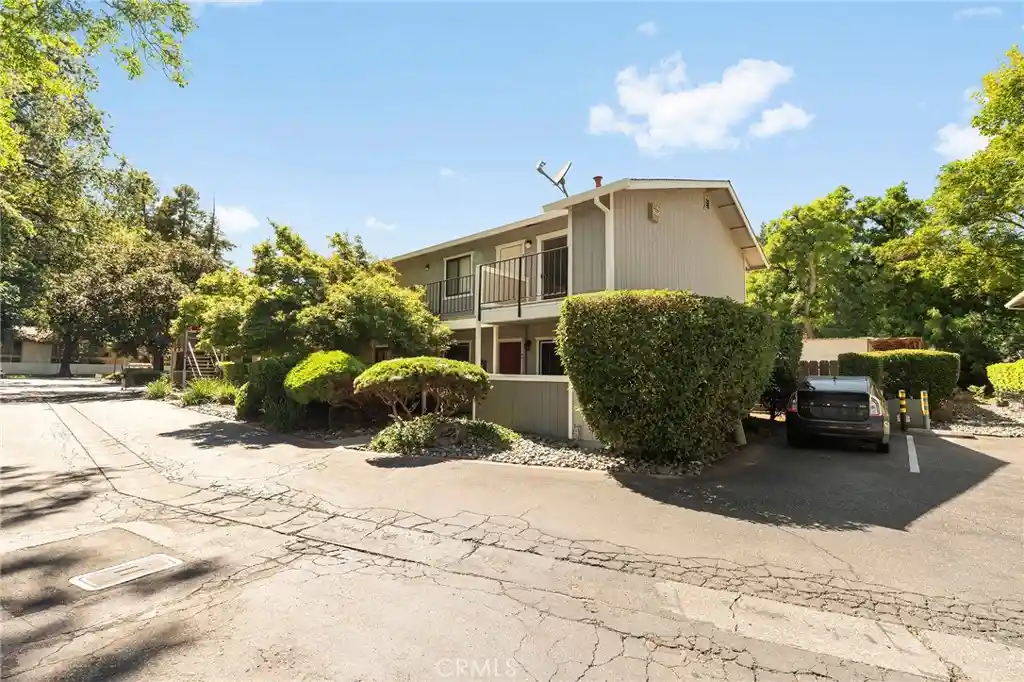 Listing Photo 2 - Condo for sale in 522 Nord located at 522 Nord, Chico, CA 95926 - Unit 522 Nord
