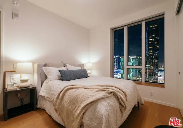 4th image of 889 Francisco St #1801, Los Angeles, CA 90017 | MLS# 26846009