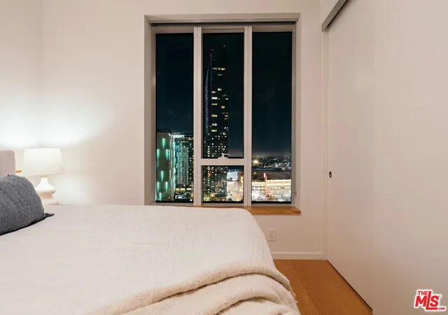 5th image of 889 Francisco St #1801, Los Angeles, CA 90017 | MLS# 26846009