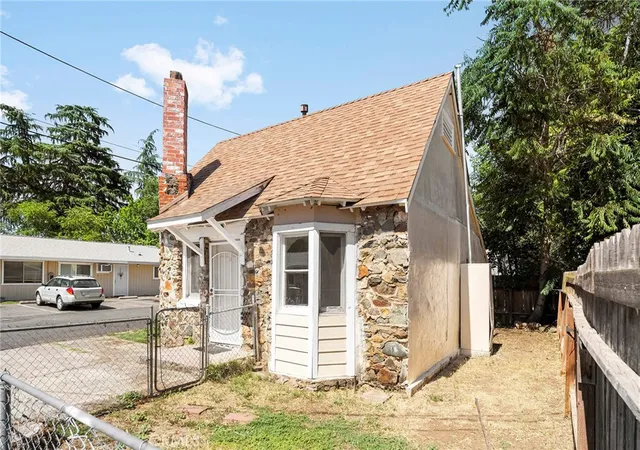Photo 2 of Sale Pending at 11 Hemstalk Ct, Oroville, CA 95965 | MLS# OR26131635 | Listing updated on 2026-10-01