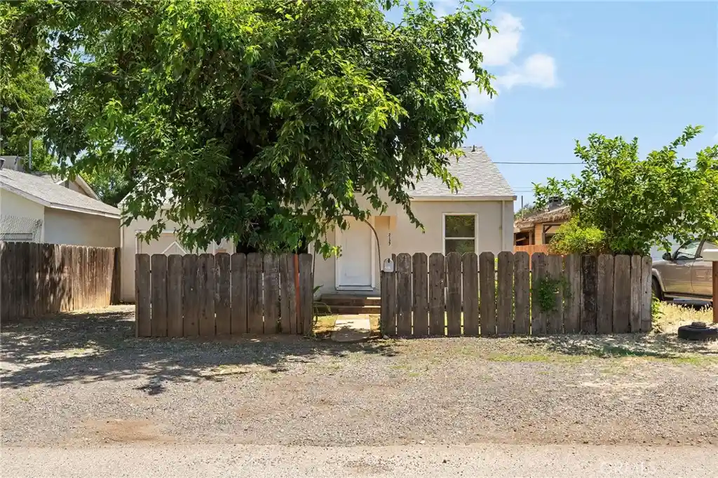 Single family home for sale at 2127 B St, Oroville, CA 95966 | MLS# OR26131606