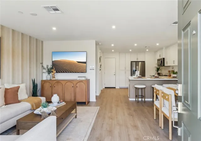 3rd image of 15575 April Dawn Wy #3, Fontana, CA 92336 | MLS# SW26133126