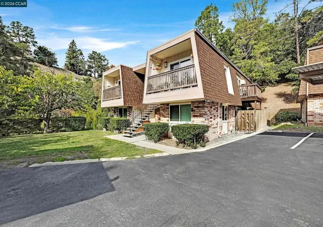 Photo 2 of Condo for sale at 146 Ascot Ct #2, Moraga, CA 94556 | MLS# 41138731 | Listing updated on 2026-09-26