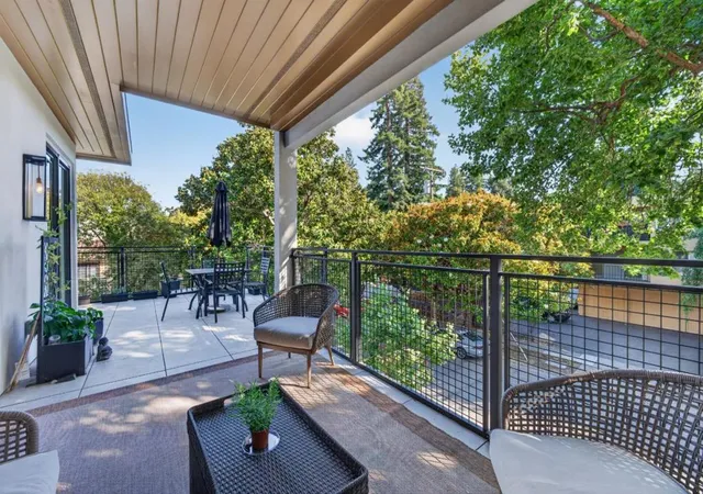 Homes for sale in San Carlos, CA | 1667 San Carlos Ave #203, San Carlos, CA 94070 | MLS# ML82051323