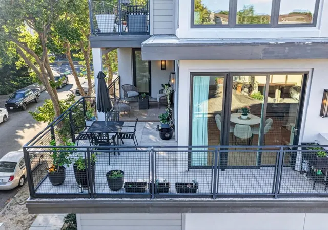 Homes for sale in San Carlos, CA | 1667 San Carlos Ave, San Carlos, CA 94070
