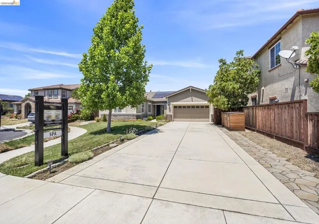 Photo 2 of Sale Pending at 6432 Laurel Crk Pl, Livermore, CA 94551 | MLS# 41138740 | Listing updated on 2026-09-20