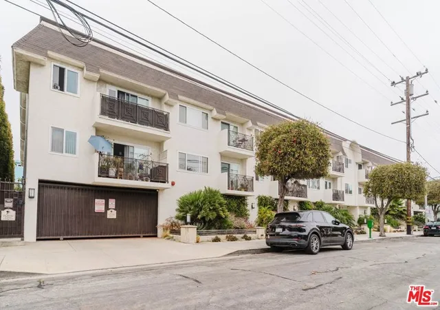 Homes for sale in Santa Monica, CA | 2721 2nd St #111, Santa Monica, CA 90405 | MLS# 26848527