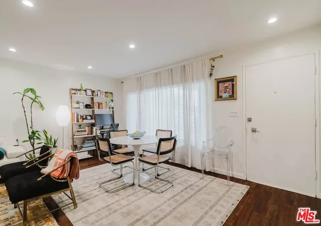Homes for sale in Santa Monica, CA | 2721 2Nd St #111, Santa Monica, CA 90405 | MLS# 26848527