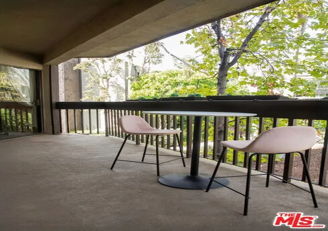 Photo 3 of Sale Pending at 950 N Kings Rd #245, West Hollywood, CA 90069 | MLS# 26849149 | Listing updated on 2026-10-07