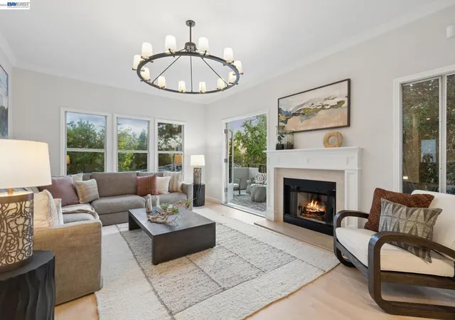2nd image of 1028 Aquarius Way, Oakland, CA 94611 | MLS# 41138753