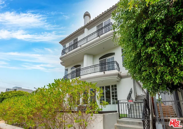 Homes for sale in Marina Del Rey, CA | 3511 Via Dolce, Marina Del Rey, CA 90292 | MLS# 26847699