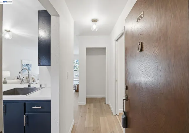 Listing Photo 1 - Condo for sale in building located at 955 Shorepoint Ct, Alameda, CA 94501 - Unit #100