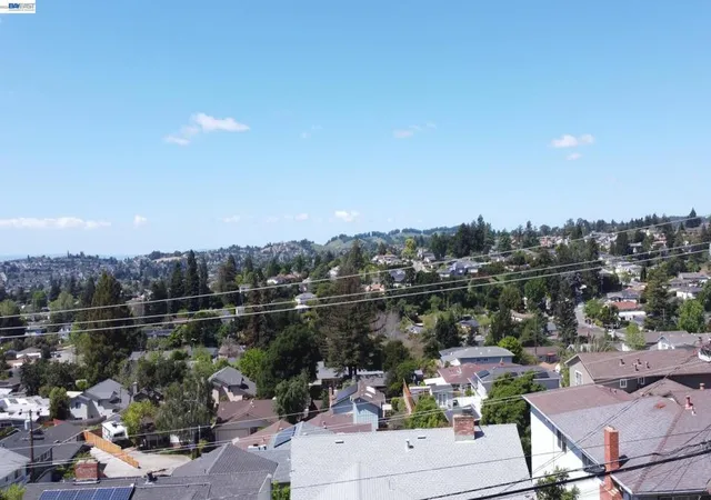 Homes for sale in Castro Valley, CA | 18650 Center St, Castro Valley, CA 94546 | MLS# 41138766