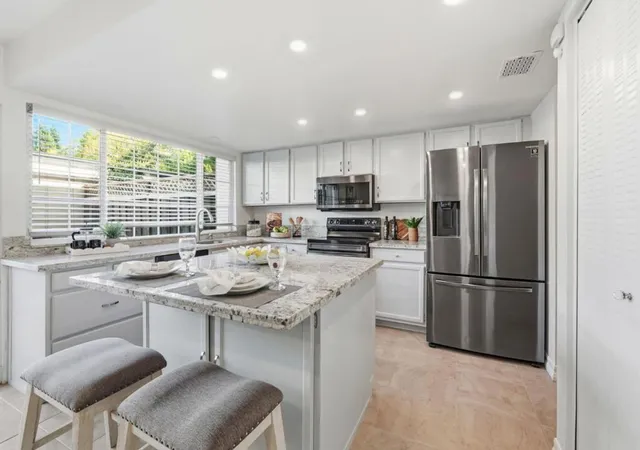 Photo 3 of Townhouse for sale at 7062 Cypress Point Ct, San Jose, CA 95139 | MLS# ML82051123 | Listing updated on 2026-09-22