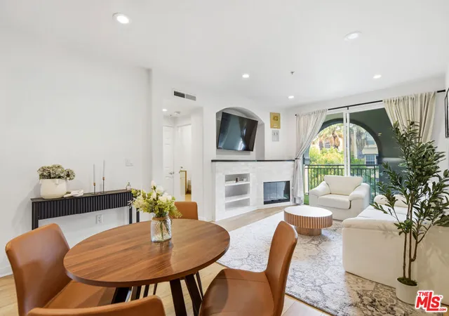 Homes for sale in Playa Vista, CA | 12963 Runway Rd #321, Playa Vista, CA 90094 | MLS# 26837853