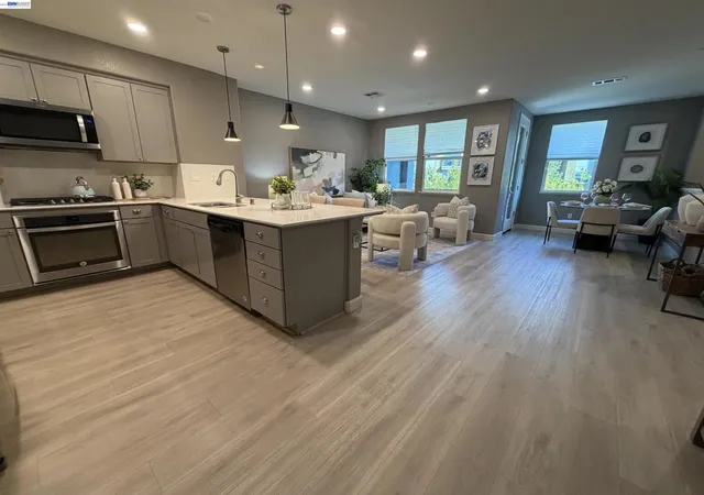 Photo 2 of Condo for sale at 558 Clover Cir, Milpitas, CA 95035 | MLS# 41138785 | Listing updated on 2026-06-28