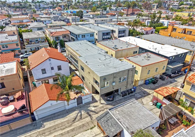 Photo 3 of Multi family home for sale at 40 Ximeno, Long Beach, CA 90803 | MLS# PW26133260 | Listing updated on 2026-09-30