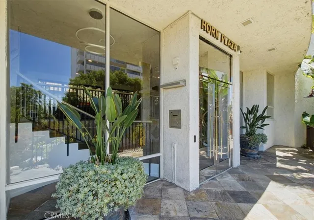 2nd image of 1230 Horn Ave, West Hollywood, CA 90069