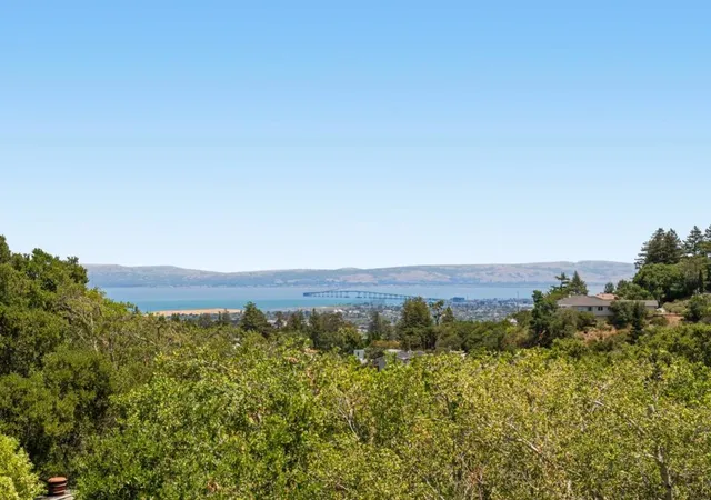4th image of 1407 Carlton Rd, Hillsborough, CA 94010 | MLS# ML82051481