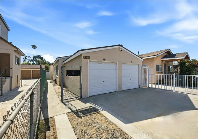 Photo 3 of Multi family home for sale at 9234 Elizabeth Ave, South Gate, CA 90280 | MLS# PW26132989 | Listing updated on 2026-10-02