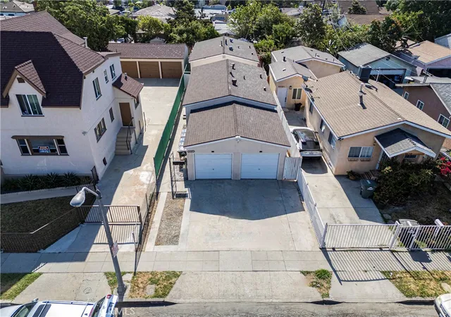 Photo 4 of House for sale at 9234 Elizabeth Ave, South Gate, CA 90280 | MLS# PW26132989 | Listing updated on 2026-10-02