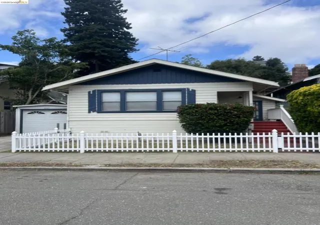Photo 1 of Single family home for sale at 4009 Canon Ave, Oakland, CA 94602 | MLS# 41138798 | Listing updated on 2026-06-25