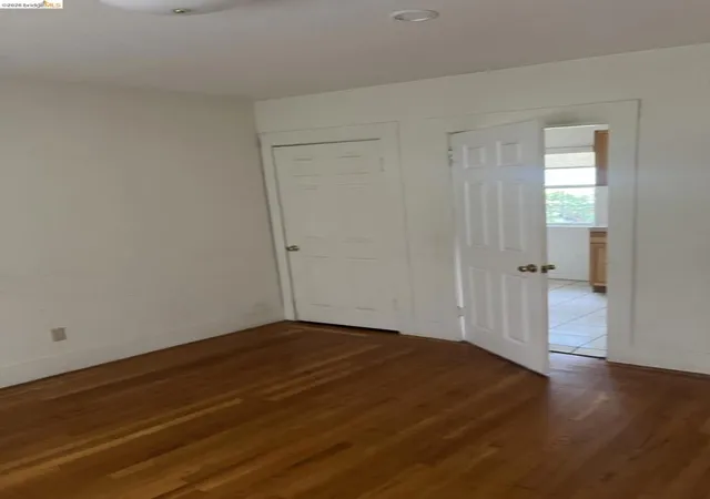 Photo 3 of Single family home for sale at 4009 Canon Ave, Oakland, CA 94602 | MLS# 41138798 | Listing updated on 2026-06-25