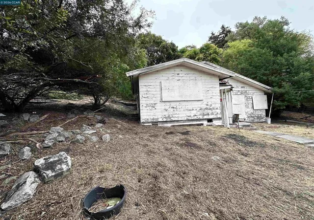 3rd image of 534 La Paloma Rd, El Sobrante, CA 94803 | MLS# 41138810