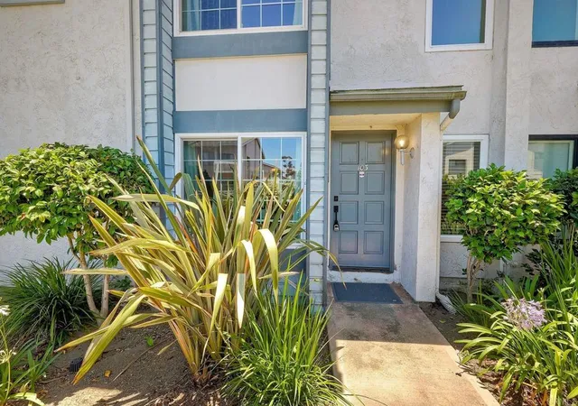 2nd image of 4024 Crystal Dawn Ln #103, San Diego, CA 92122 | MLS# NDP2605875