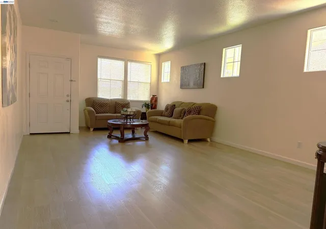 Photo 3 of Single family home for sale at 1116 Cunningham St, Vallejo, CA 94590 | MLS# 41138812 | Listing updated on 2026-09-09