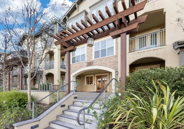 2nd image of 2881 Meridian Ave #323, San Jose, CA 95124 | MLS# ML82050144