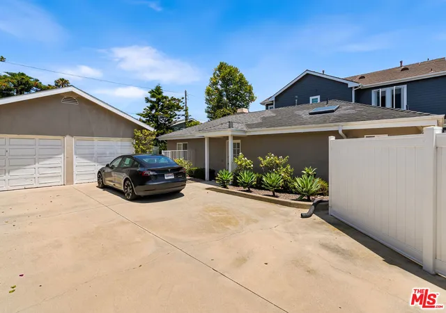 Homes for sale in Costa Mesa, CA | 174 Flower St, Costa Mesa, CA 92627 | MLS# 26849491