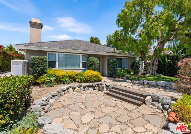 Homes for sale in Costa Mesa, CA | 174 Flower St, Costa Mesa, CA 92627 | MLS# 26849491
