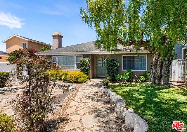 Homes for sale in Costa Mesa, CA | 174 Flower St, Costa Mesa, CA 92627 | MLS# 26849491
