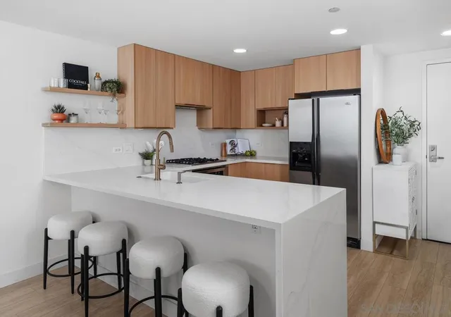 2nd image of 875 G #303, San Diego, CA 92101 | MLS# 260014831SD