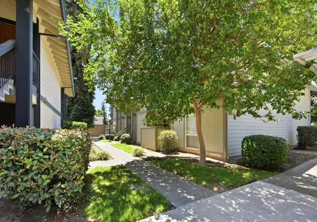 3rd image of 7283 Florin Mall #8, Sacramento, CA 95823 | MLS# ML82051532