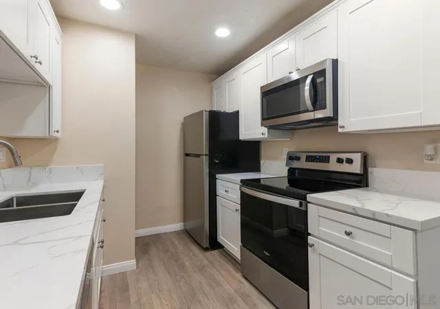 5th image of 2094 E Grand Ave, Escondido, CA 92027